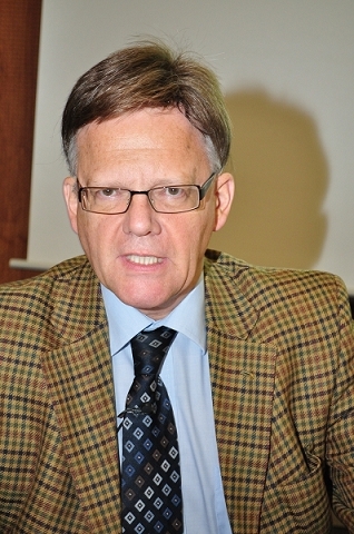 Prof. Dr. Hans-Raimund Casser